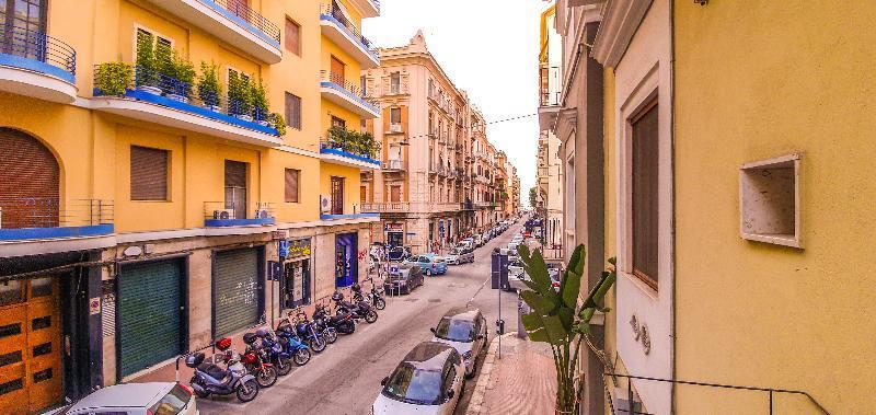 Melo Accommodations Бари Экстерьер фото