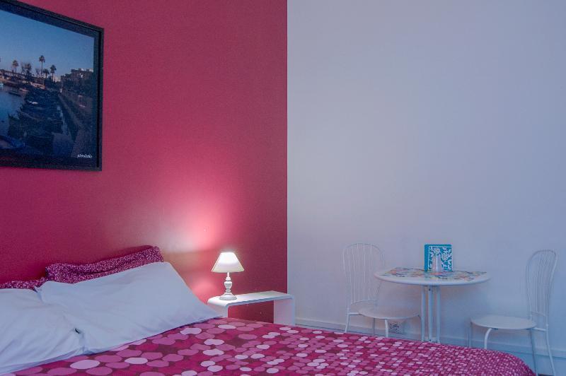 Melo Accommodations Бари Экстерьер фото