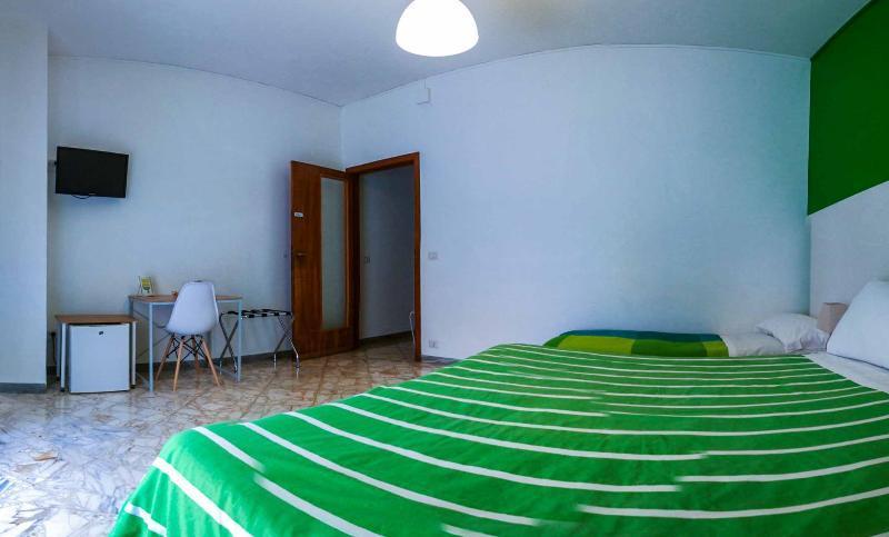 Melo Accommodations Бари Экстерьер фото